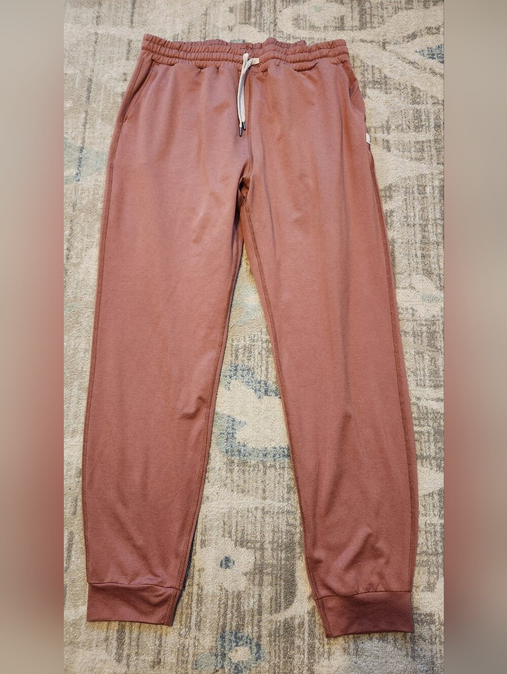 Women's Vuori Performance Joggers. Size XL.